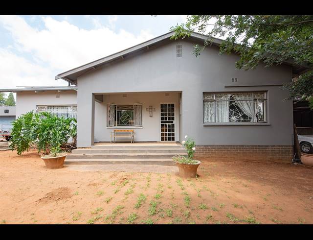 3 BEDROOM HOUSE FOR SALE IN RENSBURG